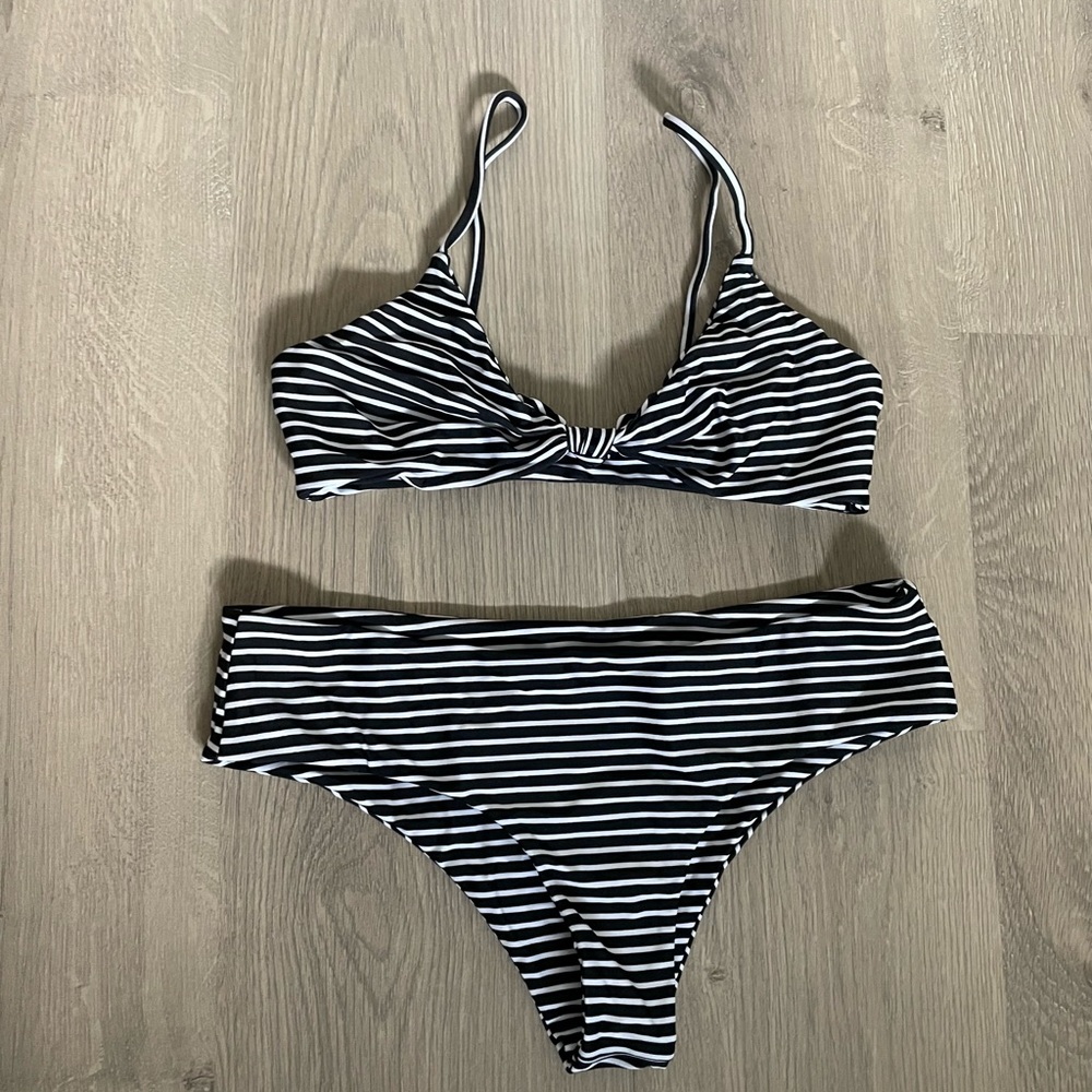 Mikoh suit. Small top. Medium bondi bottoms.